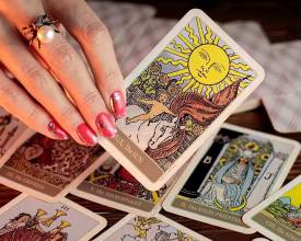 How Can Tarot Card Reading Services Guide You Toward Better Decisions?
